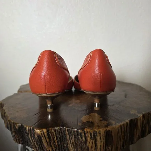 BCBG Max Azria Women’s Orange Leather Kitten Heels 9.5 / 40.5 Italy Pointed Toe - Picture 2 of 14